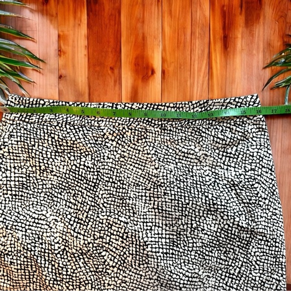 NWT Banana Republic Petite Pencil Skirt – Size 10P - Corpcore / Office Siren - Picture 8 of 14